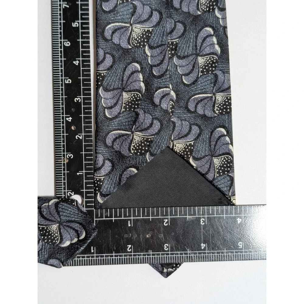 J Blades & Co Mens Silk Tie Grey Black White Abstract Geometric Monterey Bay USA